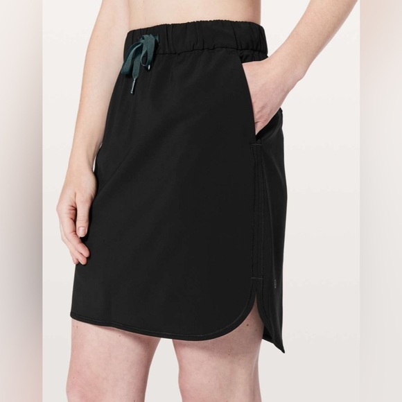 lululemon athletica Dresses & Skirts - Lululemon On The Fly Skirt *21"
Black NWT​​​